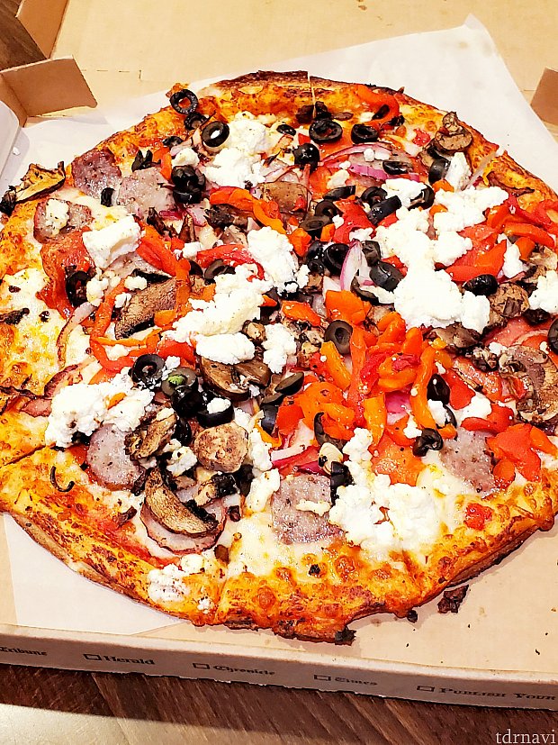 ピザ店員 開いててよかった！アナハイムホテルのピザ屋さん THE PIZZA PRESS