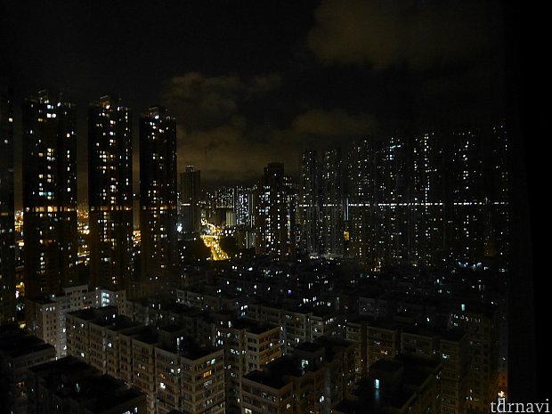 28階からの景色。夜はこんな感じでした🎵これはエグゼクティブルームからの眺望です。