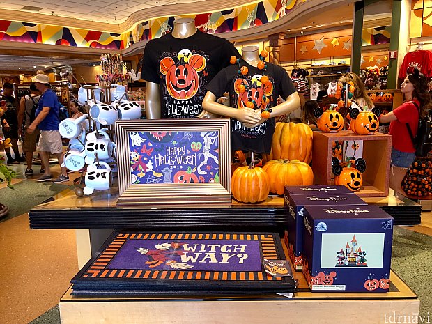 さて今年のWDWハロウィングッズは如何だったでしょうか。まだまだ沢山のグッズがありましたので、今年もシリーズでお届けしたいと思います。次回のレポートもお楽しみに!