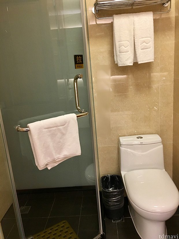 バスタブはないので、シャワーのみです。