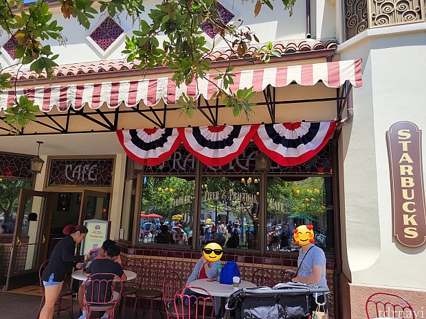 カリフォルニアディズニーのスタバ限定グッズ トートバッグやピンバッジもありました フィドラー フィファー プラクティカル カフェ