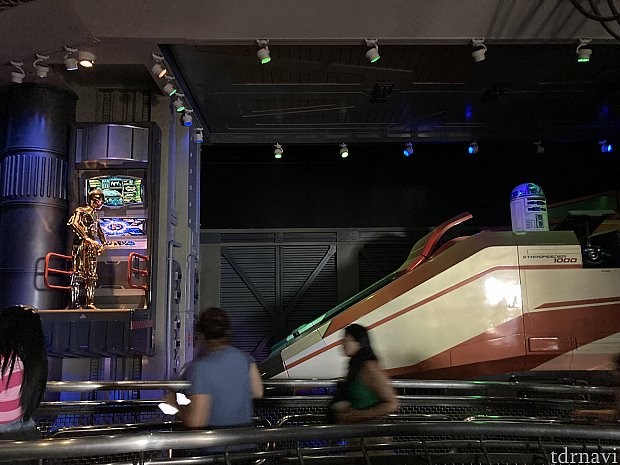 日本でもお馴染みのアトラクション！出口のショップも魅力的です