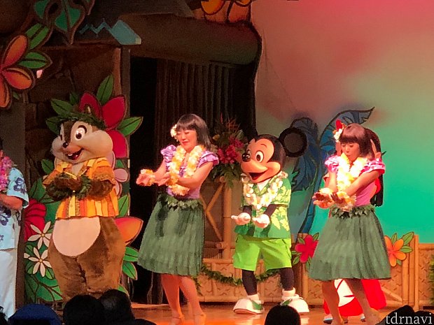 フラをみんなで踊ります!