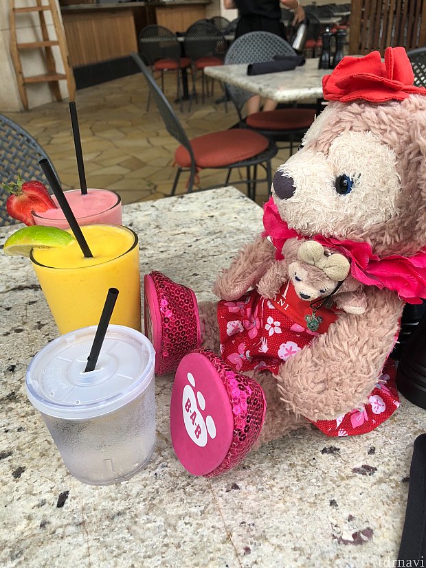 メイちゃんにもお水持って来て下さいました♪