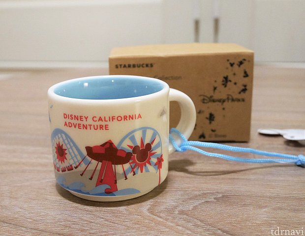 【オーナメント】
ディズニーカリフォルニアアドベンチャー限定
今販売しているマグカップと同じデザインでした。
パラダイスピア周辺のデザイン!ゆくゆくはPixar pierデザインになるのかも