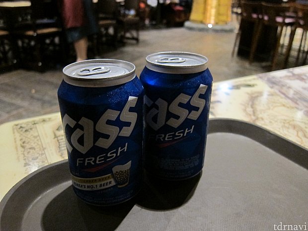 ビールも1buy, 1freeでした。