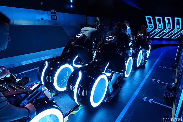 メディコムトイ TRON ライトサイクル オレンジ トロン ディズニー メディコムトイ TRON ライトサイクル オレンジ トロン