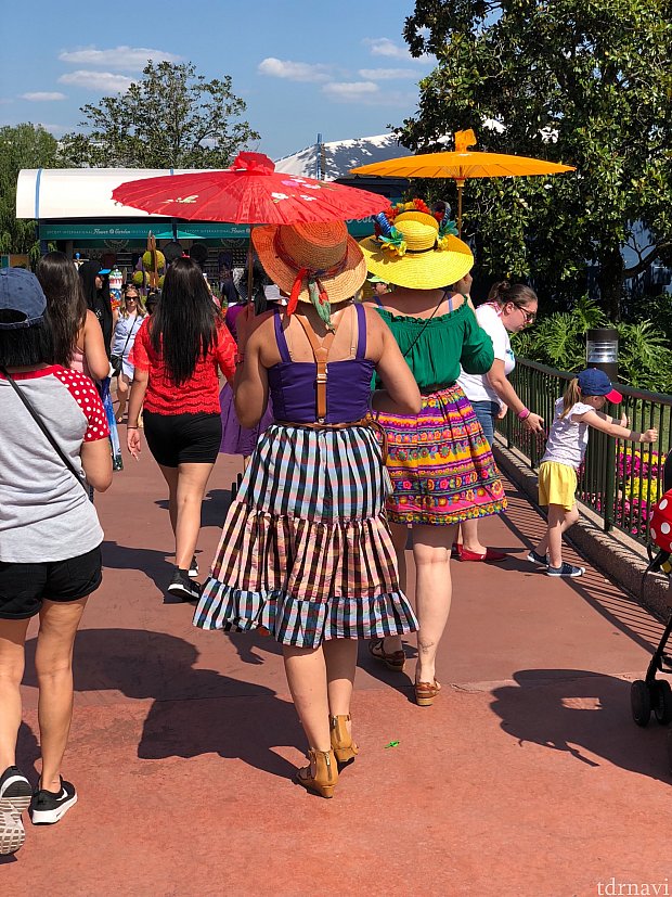 dapperさん達がワールドショーケースに向かっている中、僕はミニカフェ会ならぬ、ランチ会の待ち合わせ場所に向かいます。