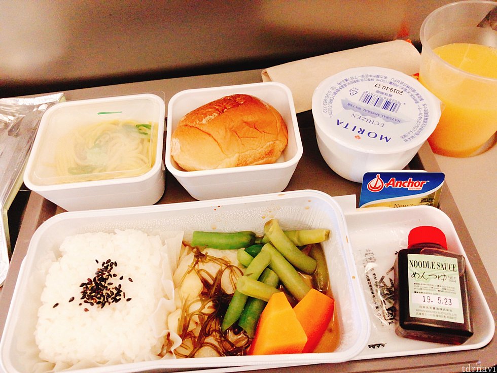 行きの機内食
シーフード