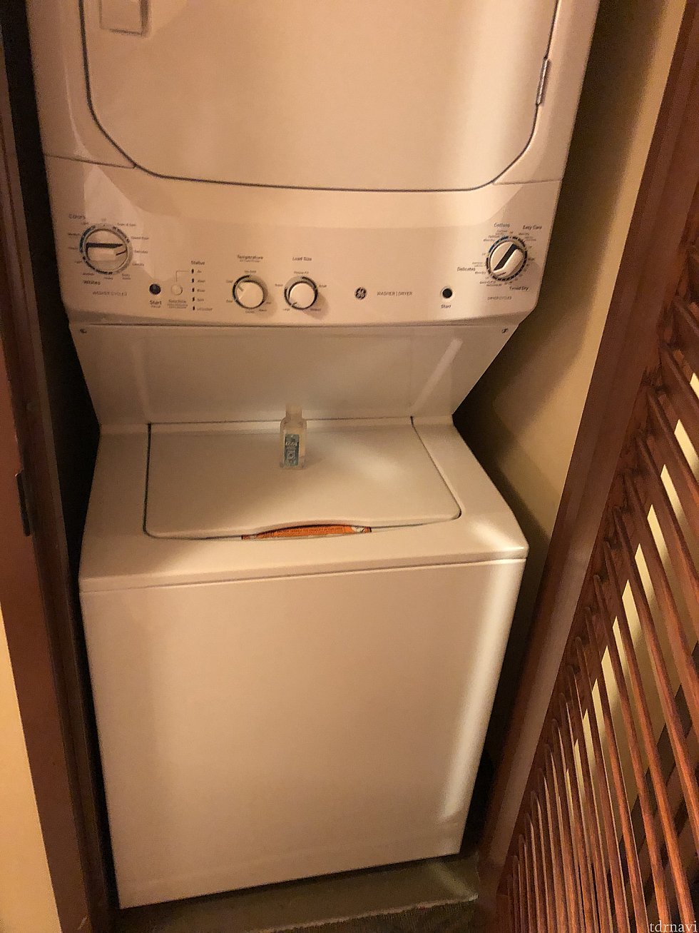 洗濯乾燥機です。長期なので、重宝しました。