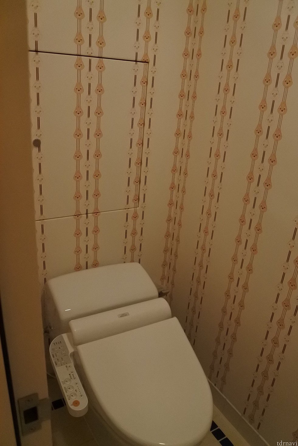 トイレの中までチップとデール