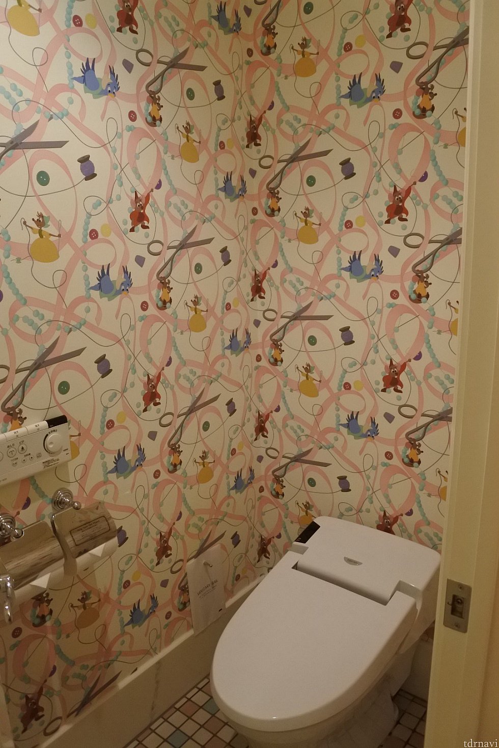 トイレのかわいさにびっくり!カラフルなのがいいなと思います!