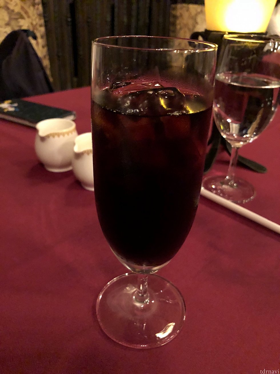 ソフトドリンクはフリードリンクになってます。
暑い夏には助かりますね!