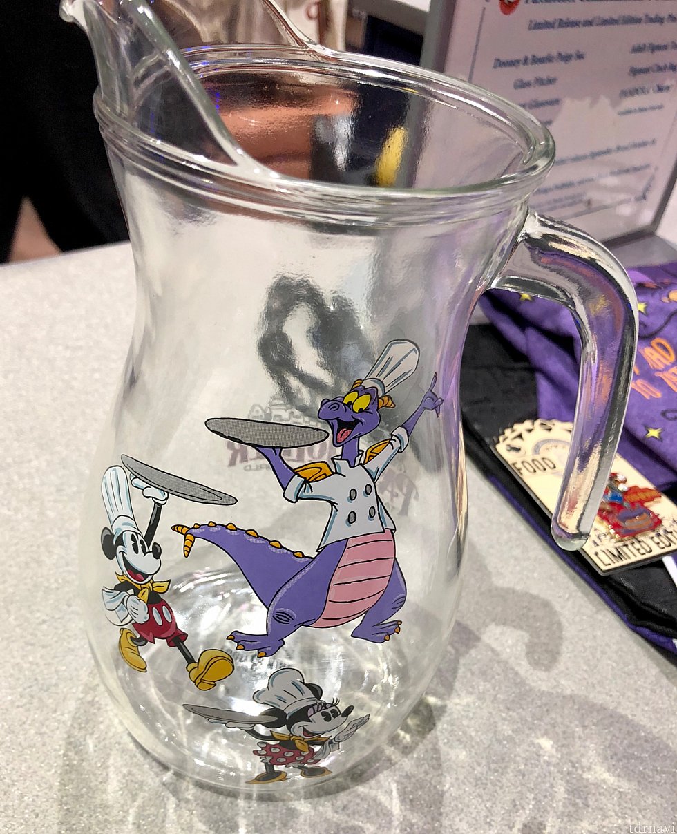 続いては、パスホルダー(年パス所有者)限定グッズ。ウォーターピッチャーはエプコットの人気キャラクターのフィグメントが。