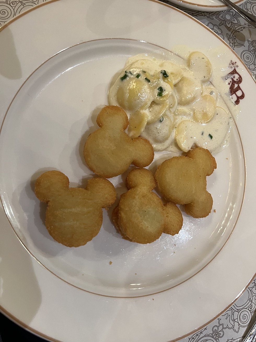 どちらもミッキーの形で可愛くて美味しいのでリピしまくりました。