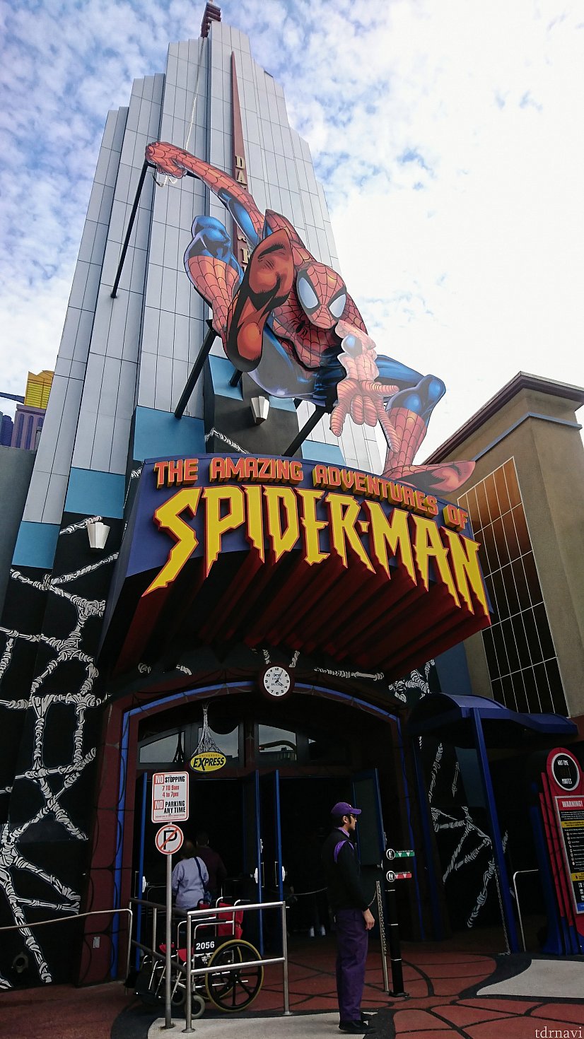 こちらはスパイダーマンのアトラクション入り口。スパイディのグリーティングは唯一、有料のフォトコーナーのみ(利用せず)
