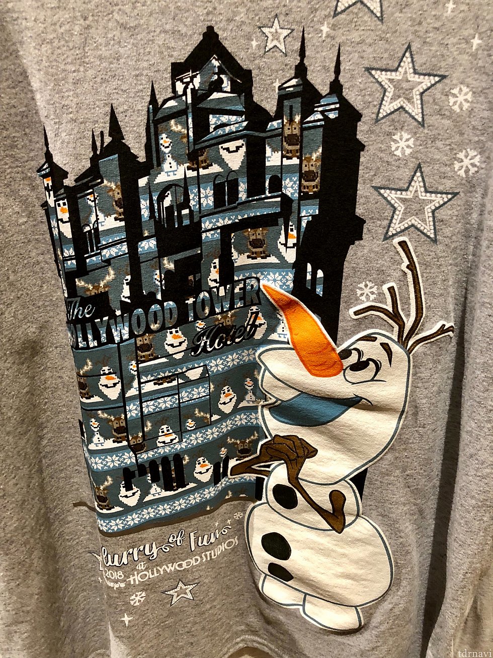 オラフ柄のホリデーTシャツも。タワーオブテラーがオラフ一色にもなったりします。