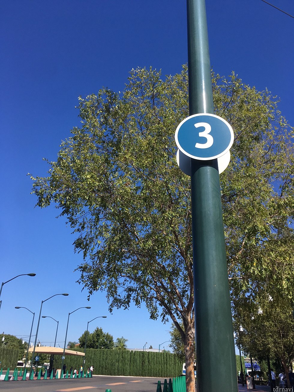 Disneyland Main Transportation Center
ルート番号が表示されています。