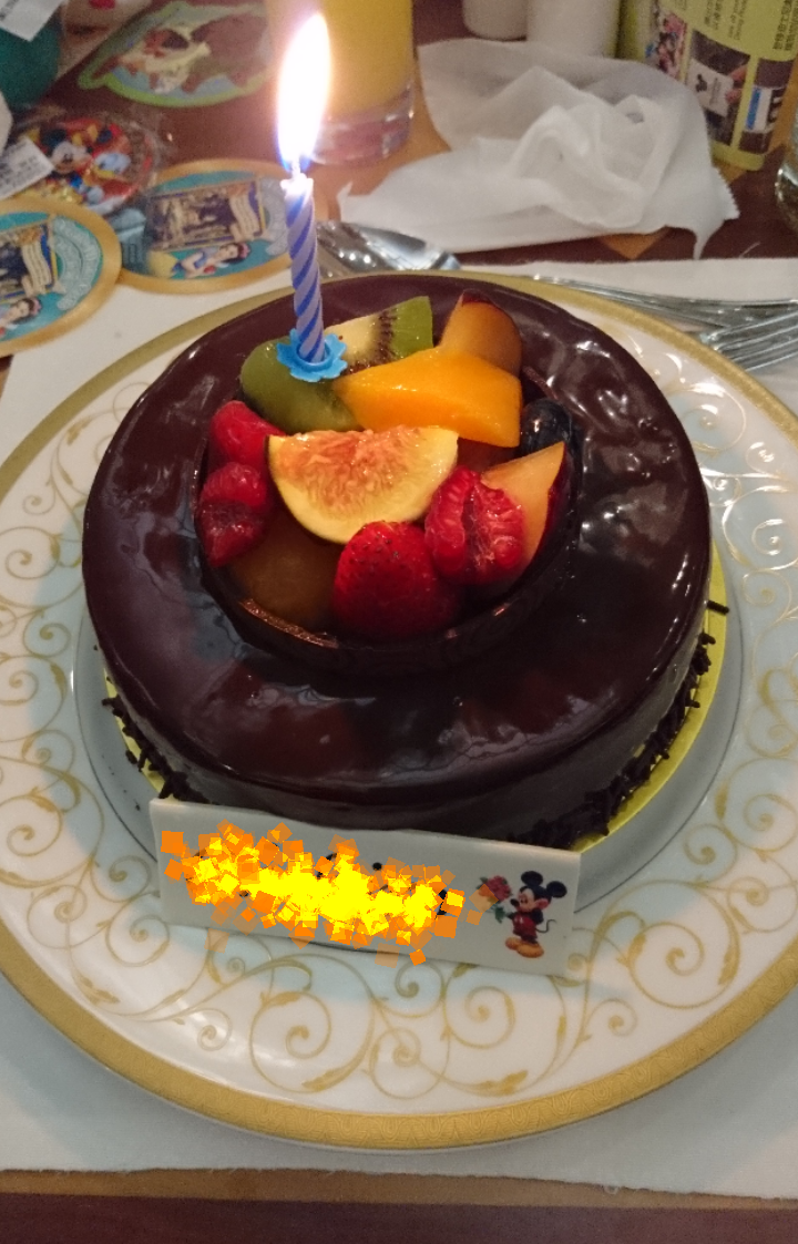 バースデー特典のケーキ🎂
食べきれなかったときは箱にいれてくれます♪