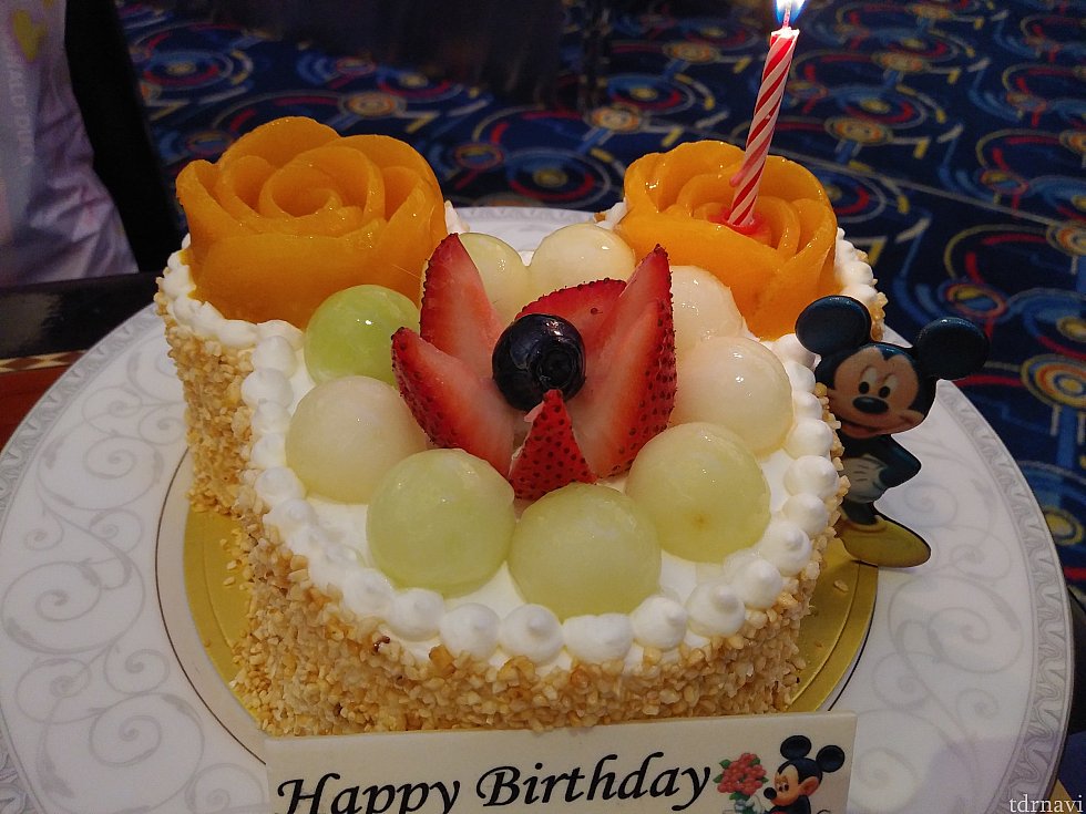 実際に注文したケーキ
Fresh Fruit Cream Cake (Mickey Style)