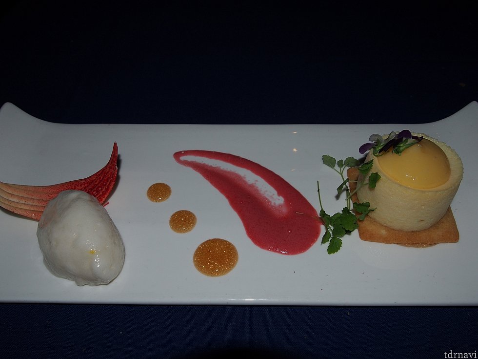 さわやかなデザートで見た目も可愛い。でもおなかいっぱいでもう食べられません。