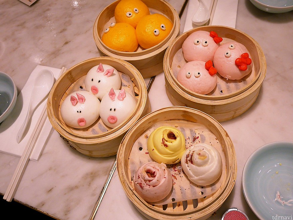 【YUM CHA(ヤムチャ)】
エイリアンの飲茶など、フォトジェニックなフードが食べられます。