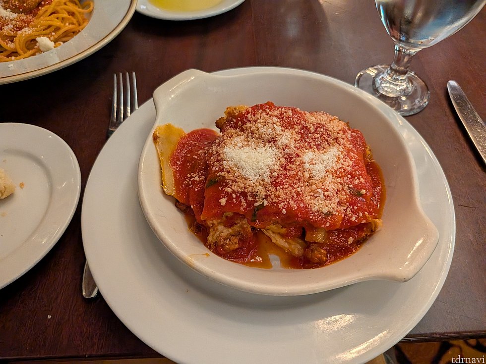 Lasagna alla Bolognese:$30.00