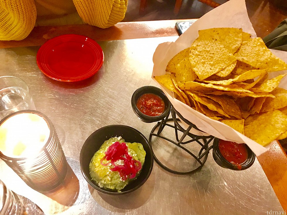 アボカドソースがスパイシーでした。
メキシカン代表という感じ。