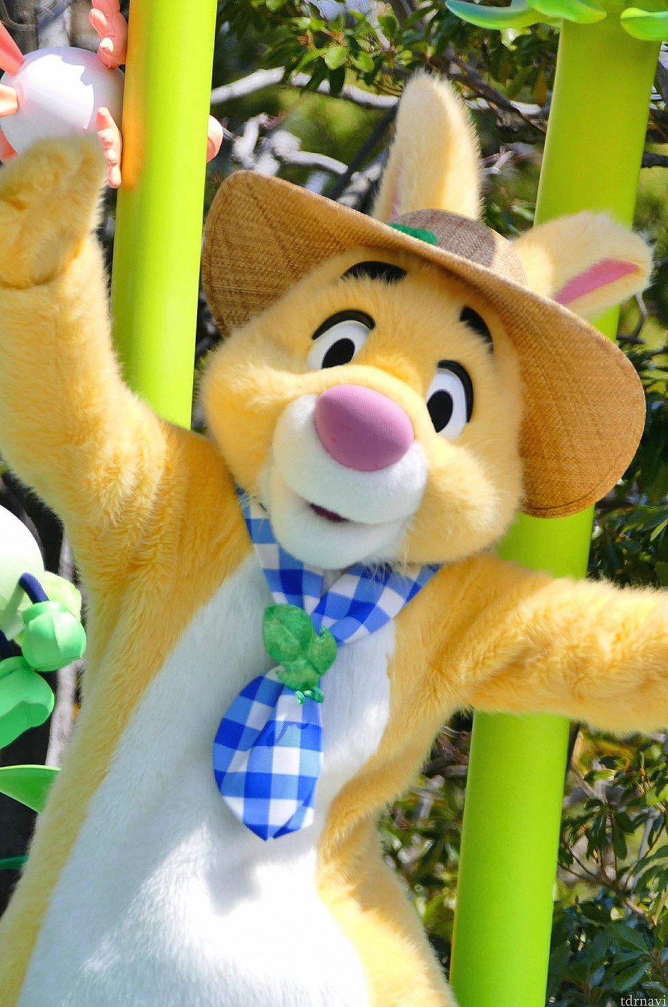 3台目のフロートはディズニーのうさぎさんが集合!