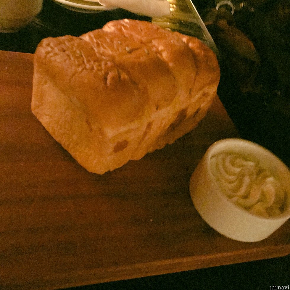 温かいパンは