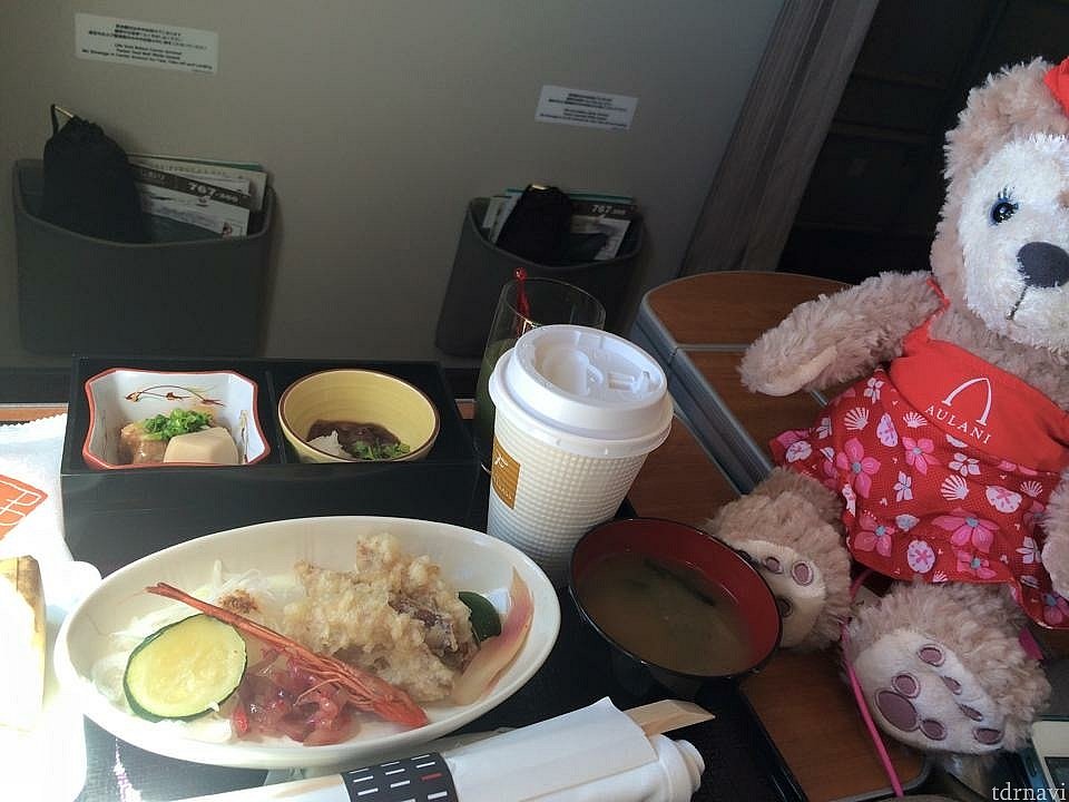 国内線ファーストクラス機内食