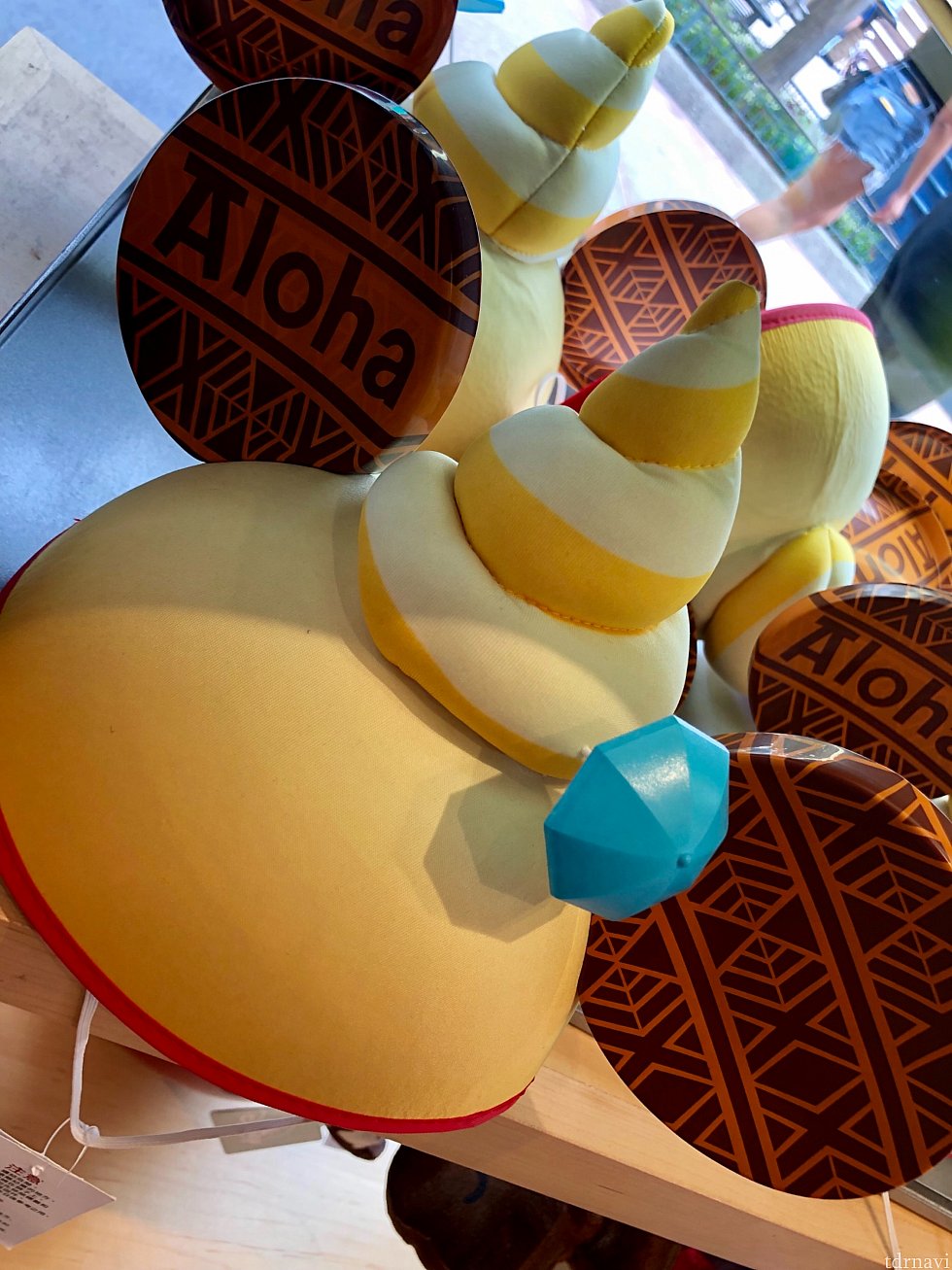 ちょっと罰ゲームっぽいミッキーハット。大きく中心に乗っかっているのはあくまでもドールホイップです。(笑)
