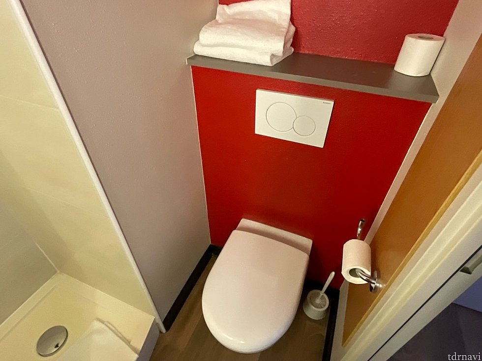 トイレは正しい位置にペーパーがついていて一安心