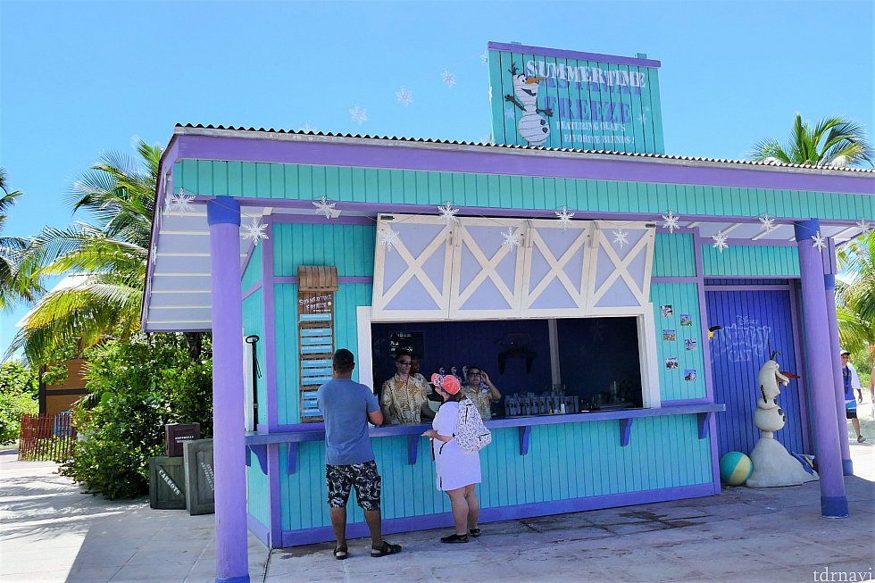 こちらがSummertime Castaway Freeze ft.Olaf!かわいすぎるお店!