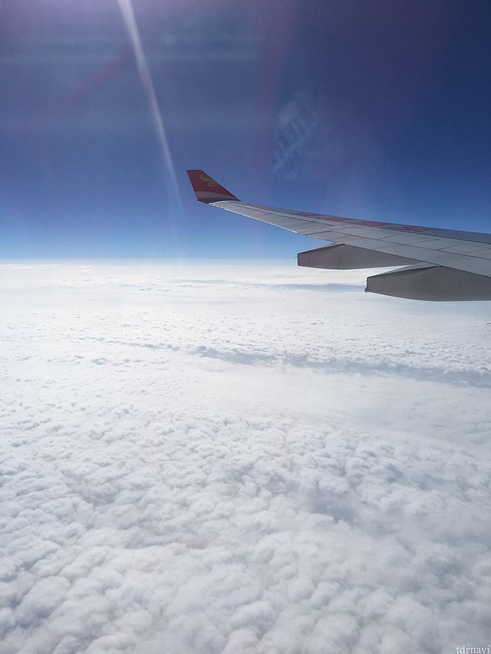 お天気も良く快適な空の旅です☁️✈️☀️