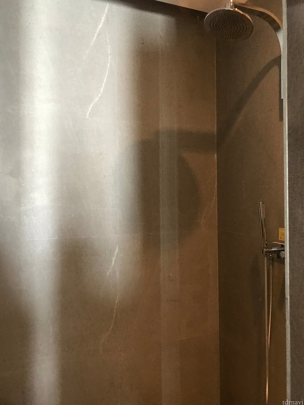 浴室(シャワーのみ)。トイレは別。