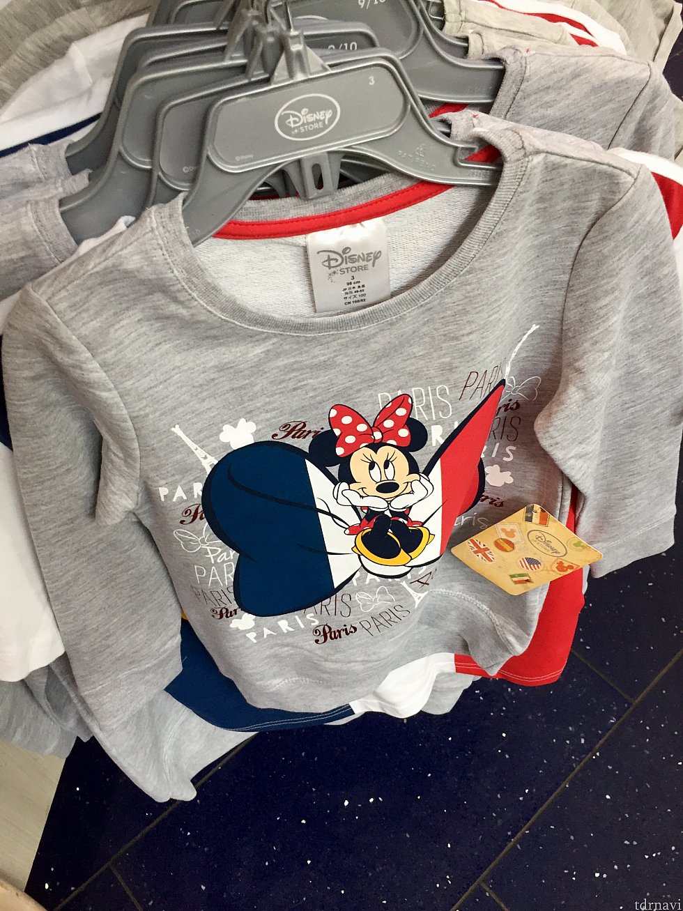 ここからはディズニーパリグッズのご紹介です。ミニーちゃんトレーナー。