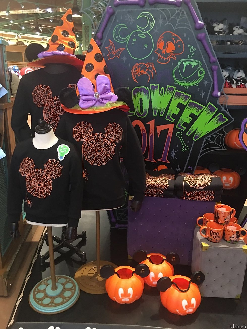ハロウィンのイベント前にグッズの販売がすでに始まっています!