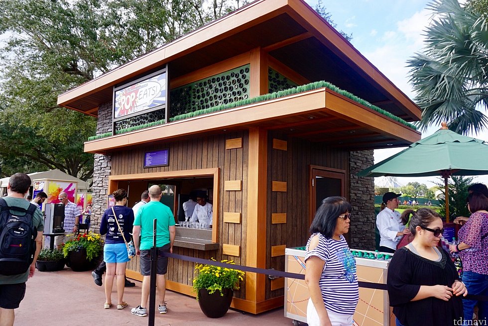こちらはPop Eats!のブース。ポップアートに影響を受けたフードブース。