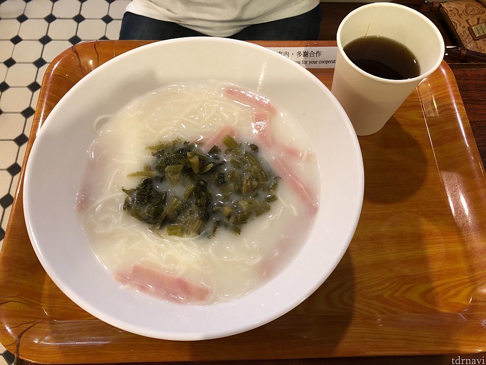友人が食べた朝食です。米麺です~。