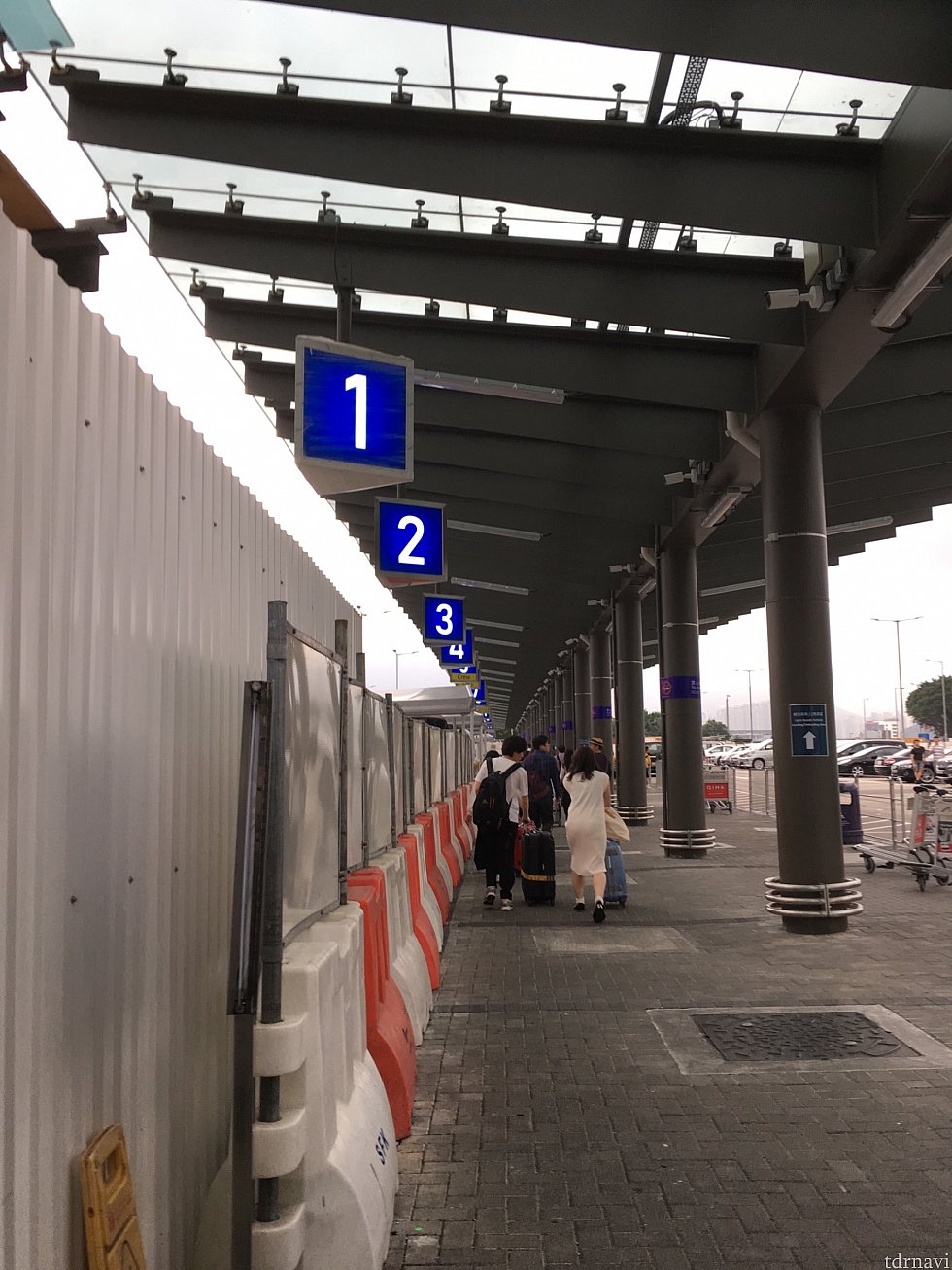ターミナルはこの先にあります