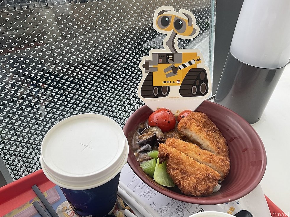カツカレーが残念だったな…でも種類豊富&キャラクターモチーフメニューたくさんは嬉しいですね！