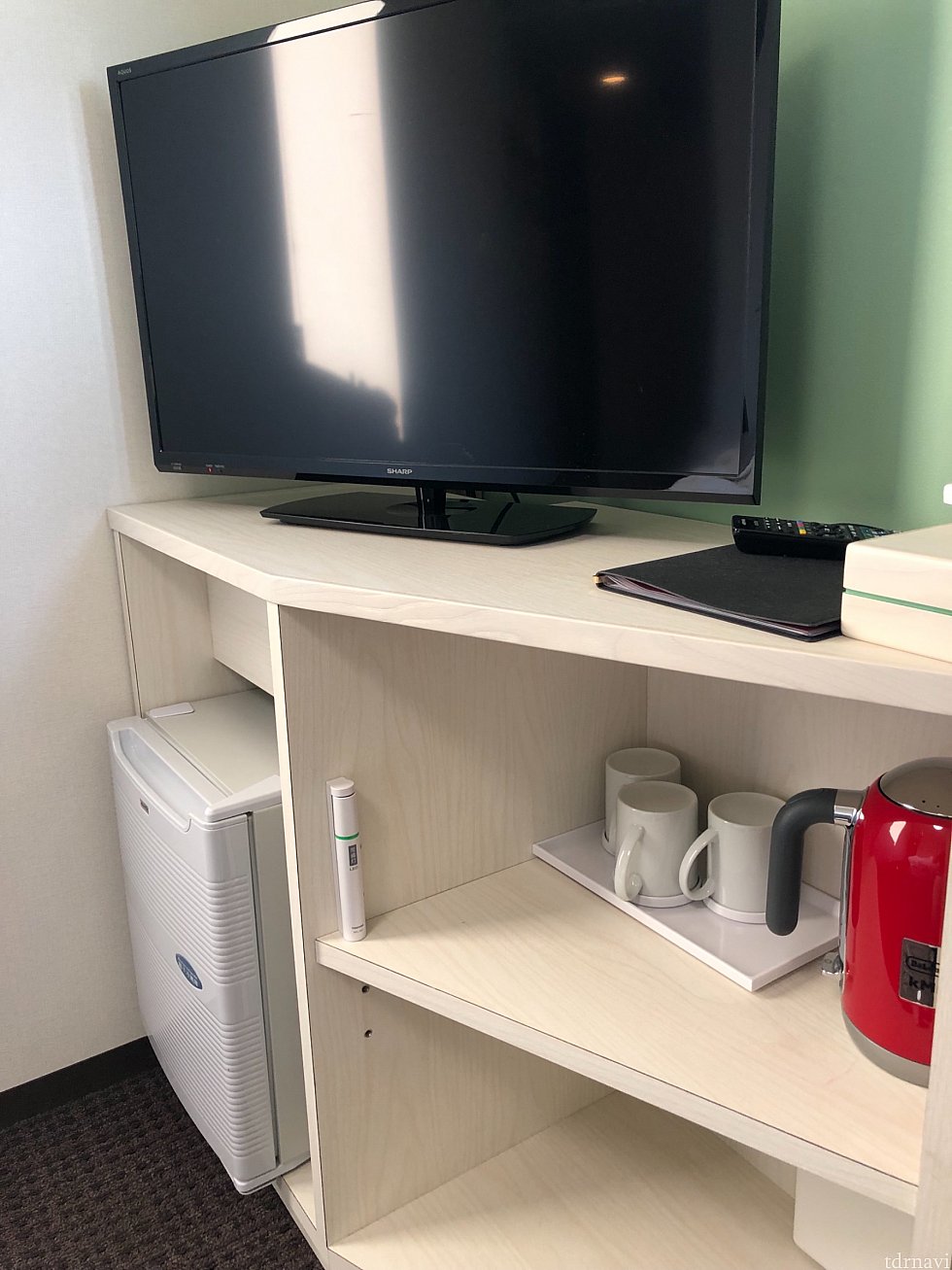 カップ3
冷蔵庫
湯沸しポット
テレビ