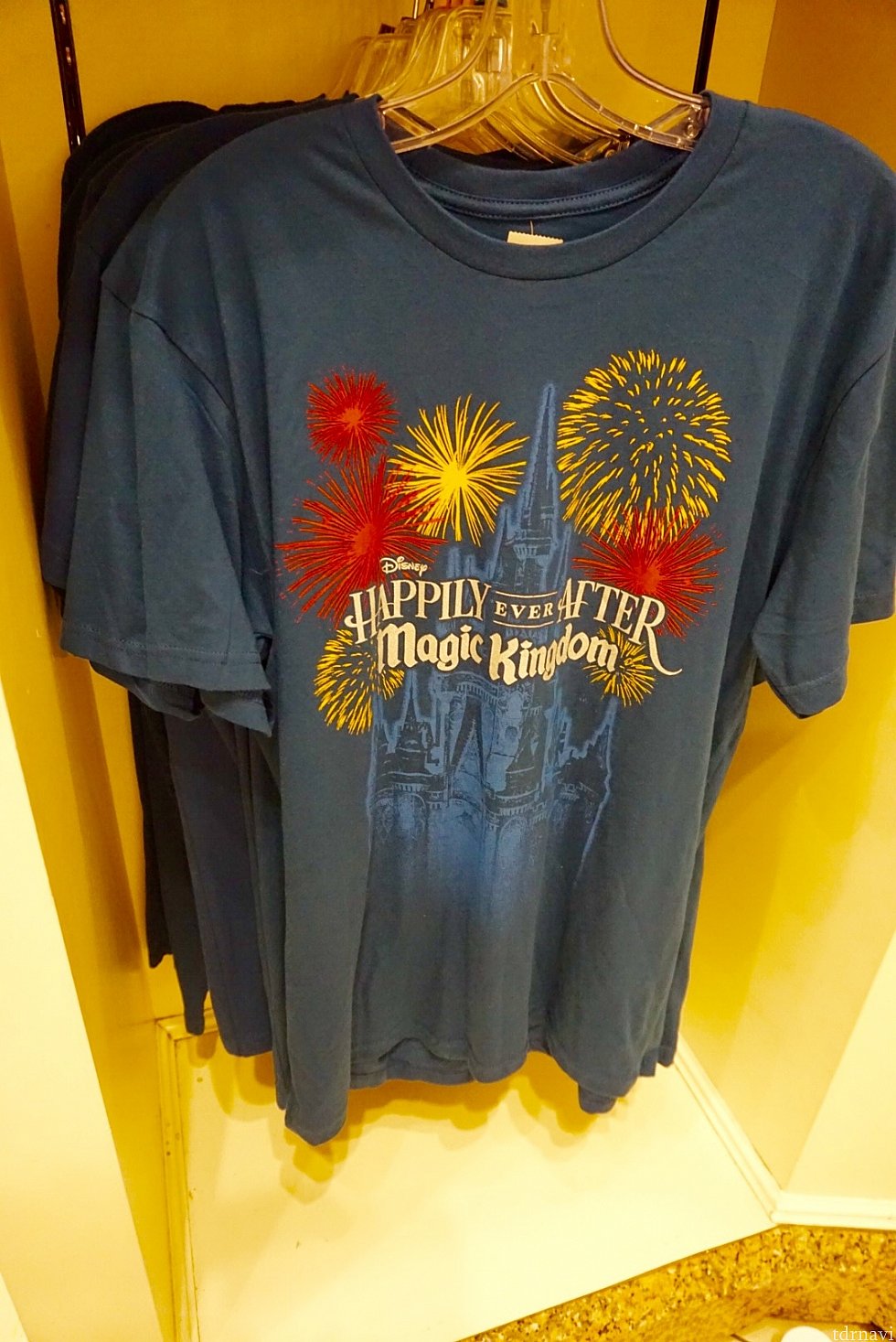 男女兼用っぽいTシャツ。$27.99