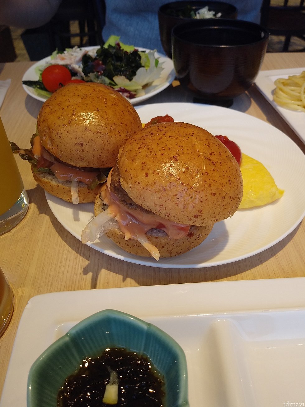 舞浜スマイルバーガー。美味しかったです。