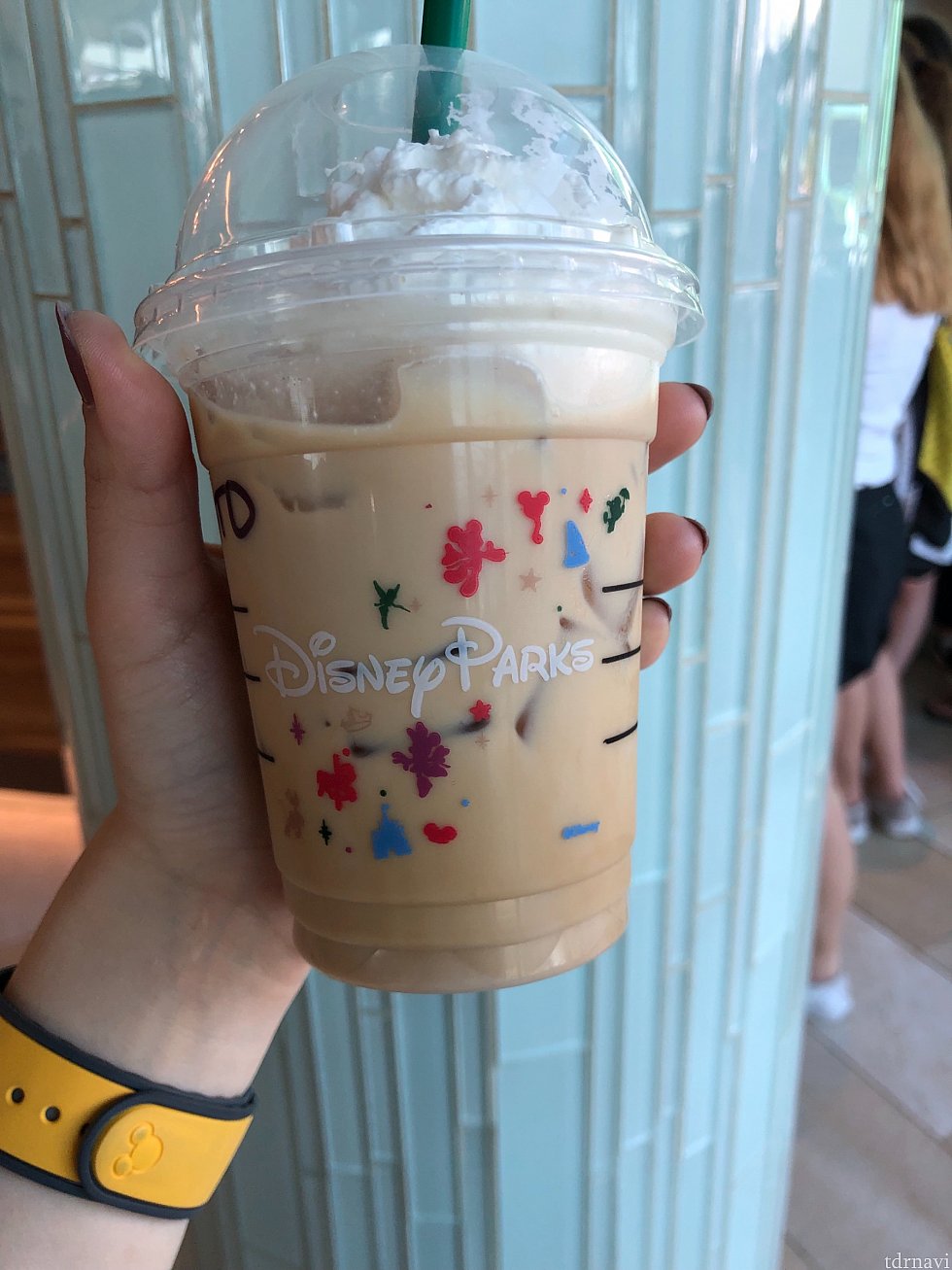 ディズニーパーク内にあるのでカップも特別です!