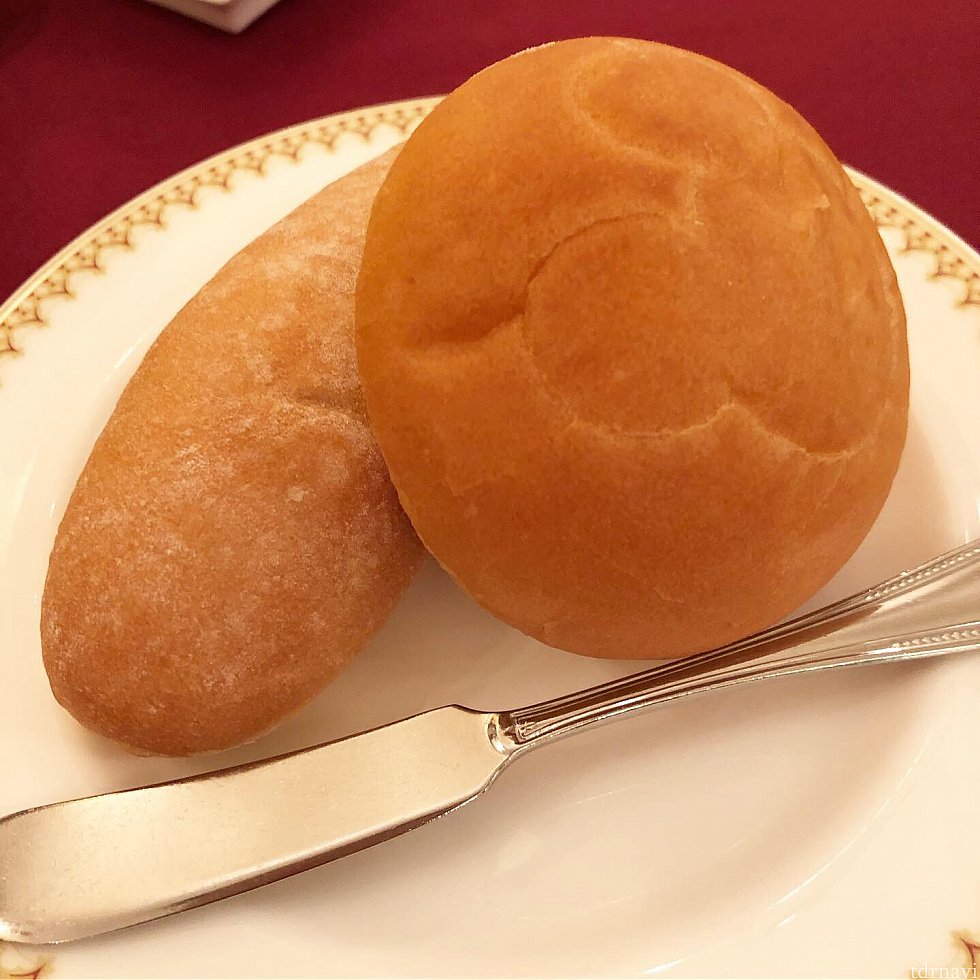 美味しかったパン。
毎回思うんですがパークのバターとっても美味しいですよね?
お腹がすいてるからなのかな・・・
皆でパンめちゃくちゃ食べてしまいました。笑