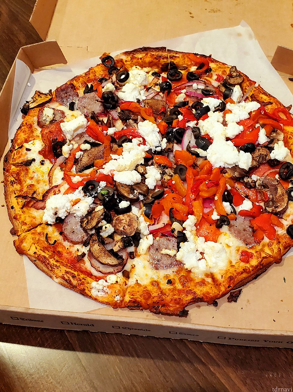 初めてなので一番具だくさんのピザを注文！美味しかった😋💕<br>
好きな具材を１つづつ選ぶ事もできます