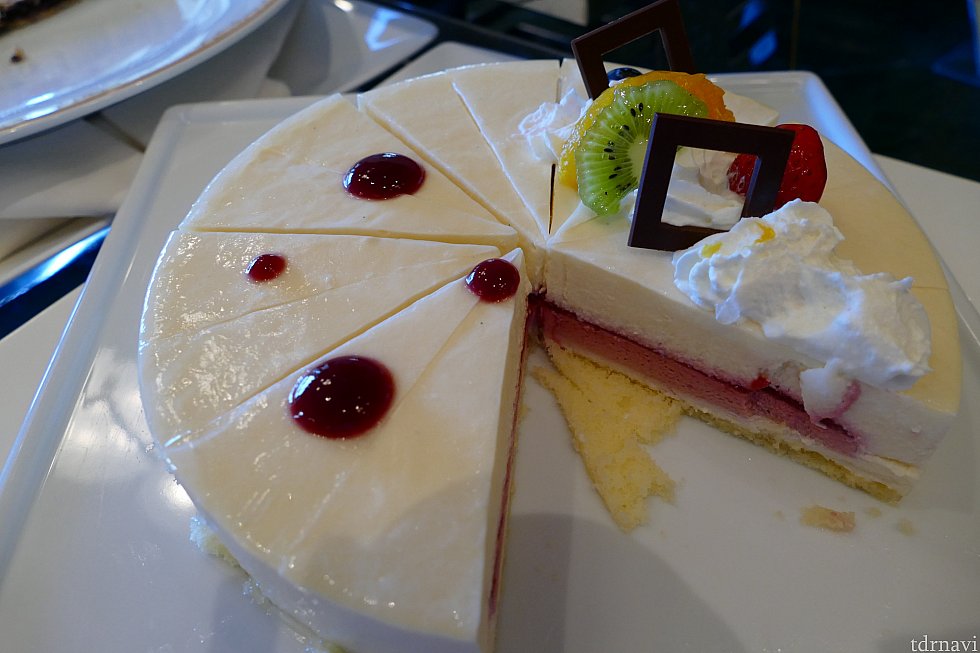 甘いもの食べないのでよくわかりませんが多分チースケーキ(適当)