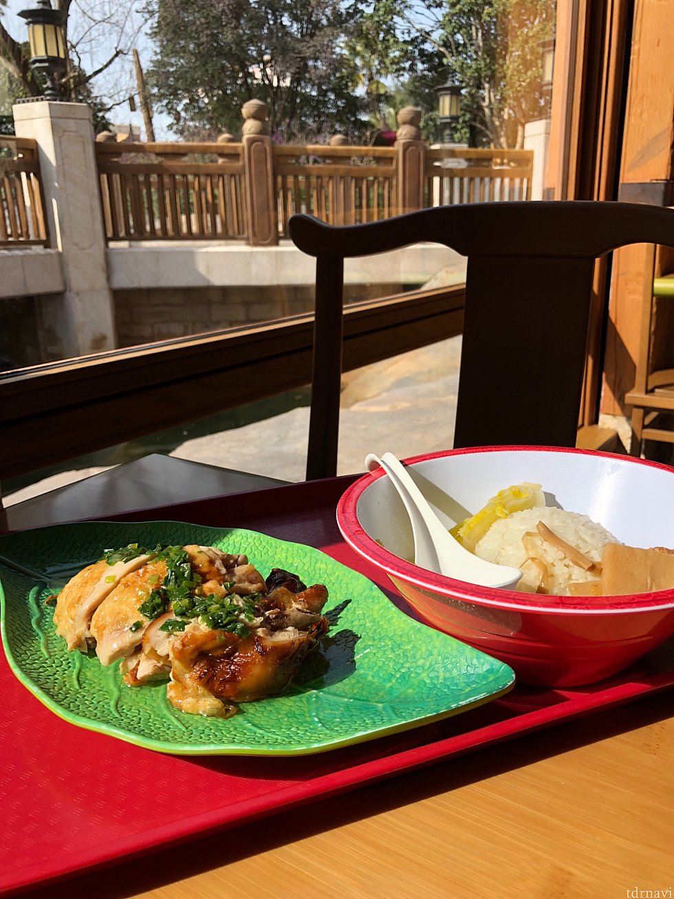 ローストチキンコンボ 90元。